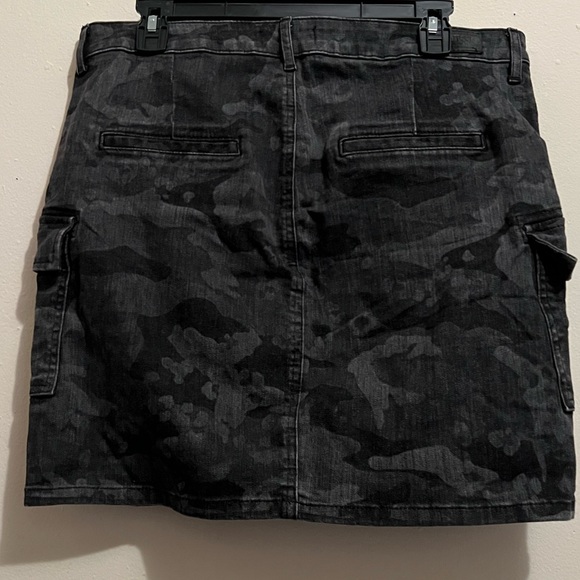 Guess denim skirt - Picture 2 of 3